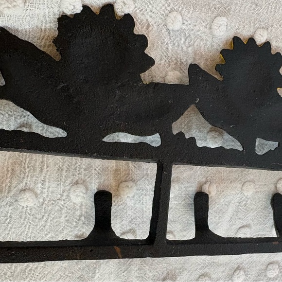 VINTAGE Farmhouse Cast Iron HOOK WALL HANGER Sunflowers - Picture 14 of 14